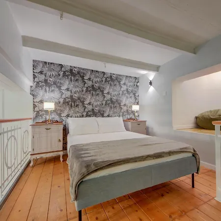 Casa Marie Maisonette アパート